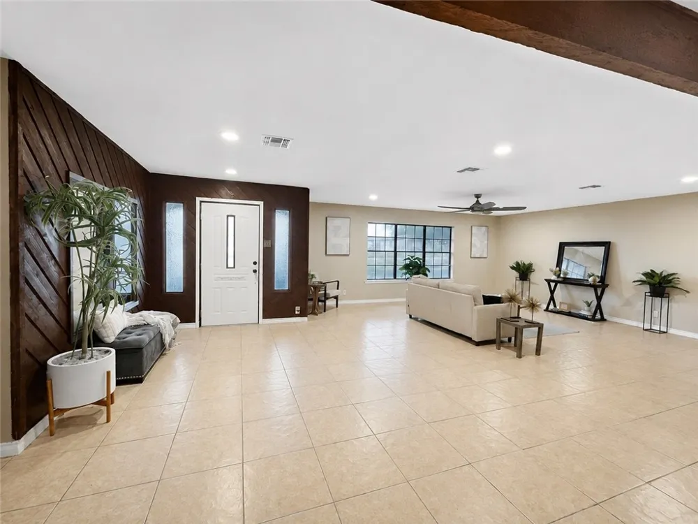 3032 HWY N 281 Alice, TX 78332