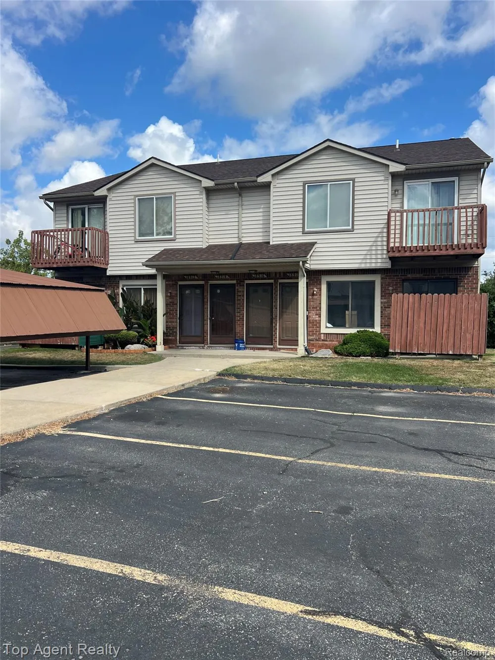 18914 E 14 Mile Road Roseville City, MI 48066