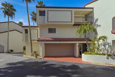 240 WINDWARD PASSAGE #702