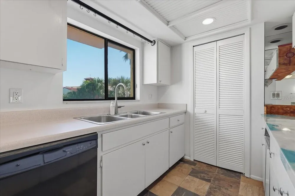 240 WINDWARD PASSAGE #702 Clearwater, FL 33767