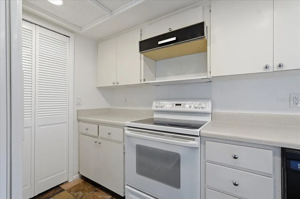 240 WINDWARD PASSAGE #702 Clearwater, FL 33767