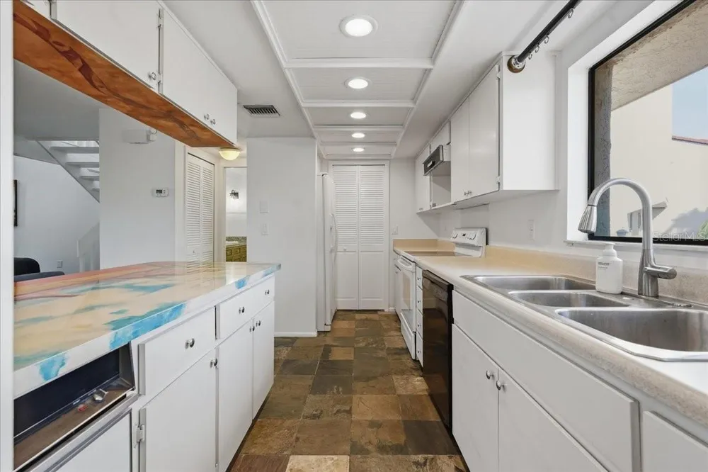 240 WINDWARD PASSAGE #702 Clearwater, FL 33767