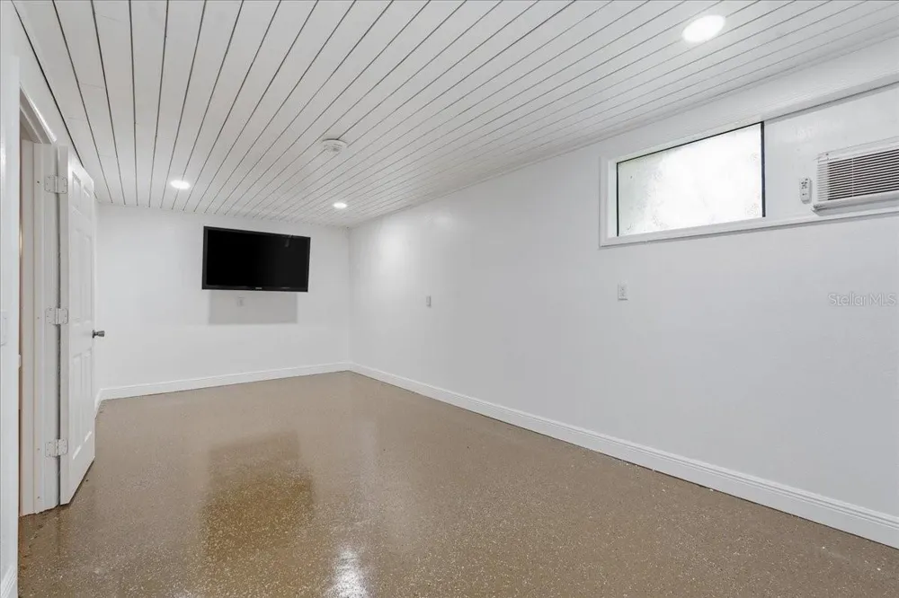 240 WINDWARD PASSAGE #702 Clearwater, FL 33767