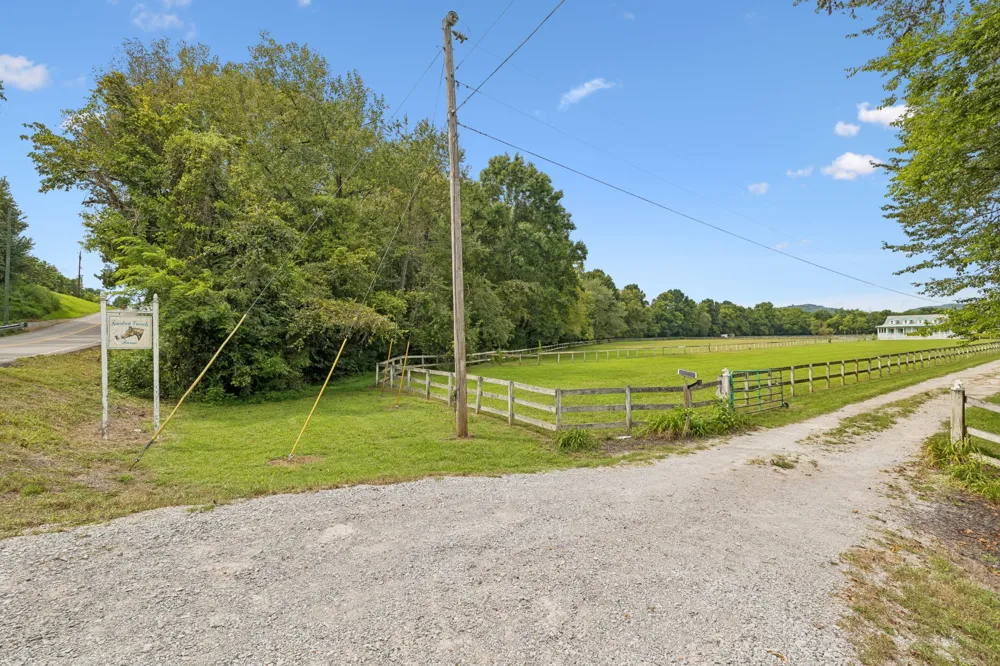2290 Osburn Rd Arrington, TN 37014