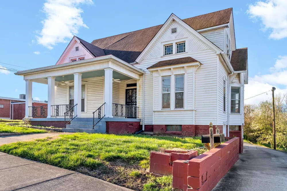 222 Union St #B Clarksville, TN 37040