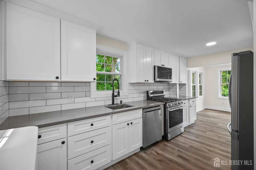 5 Monument Avenue Hamilton, NJ 08619