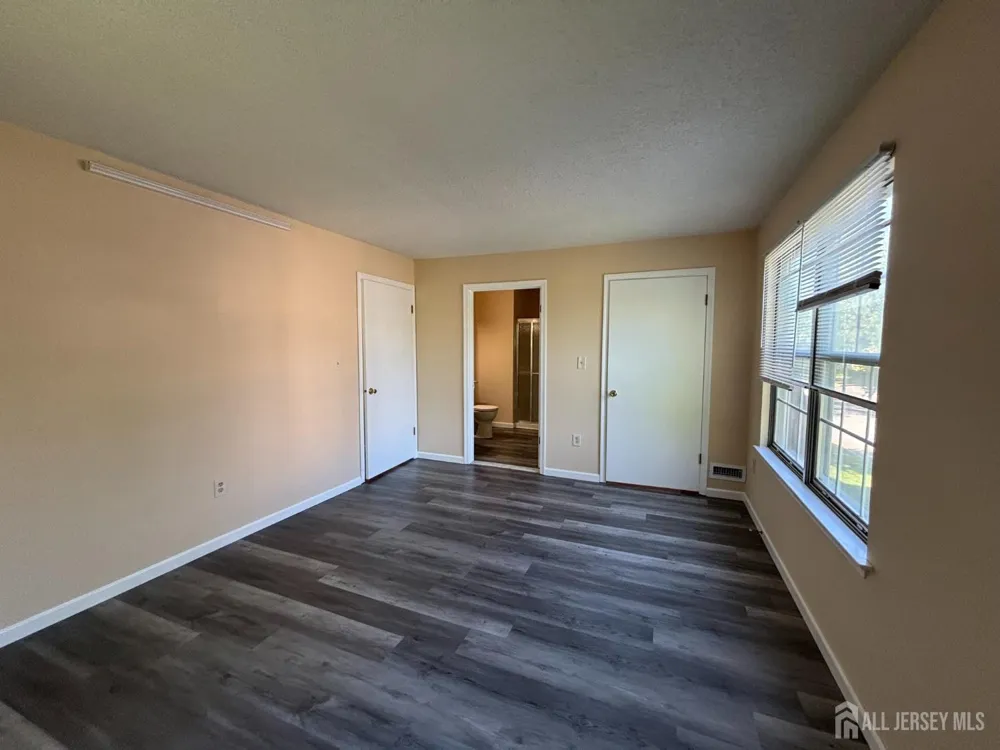279 Kempsey Drive North Brunswick, NJ 08902