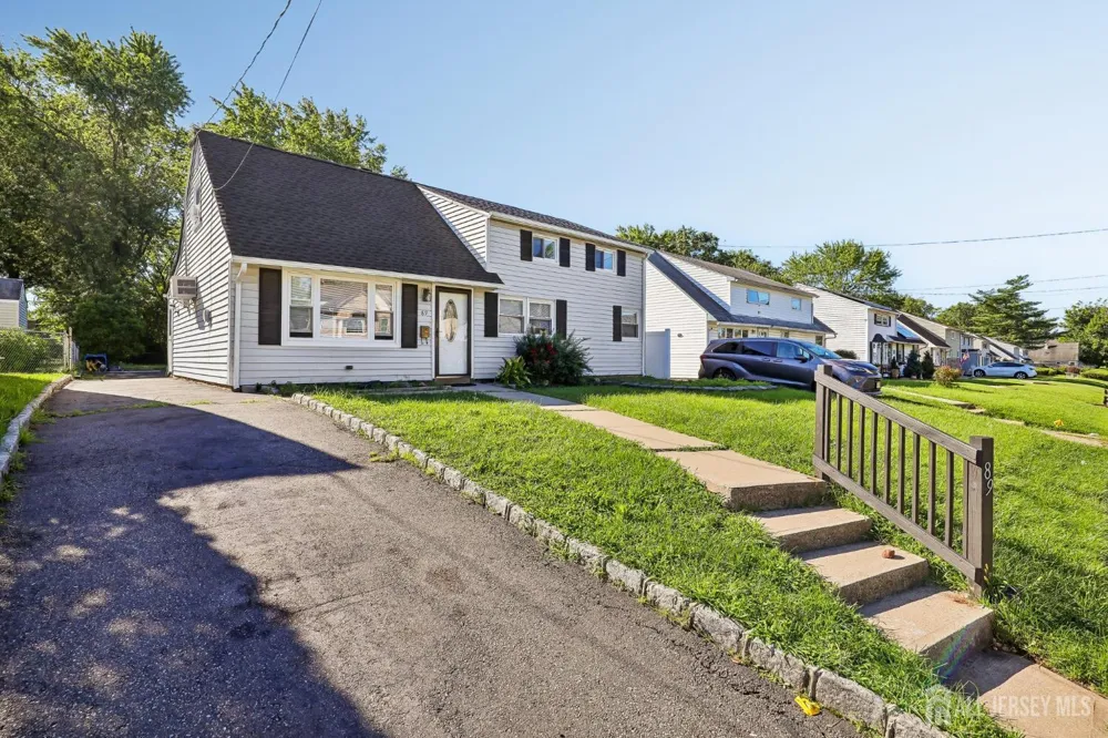 89 Homes Park Avenue Iselin, NJ 08830