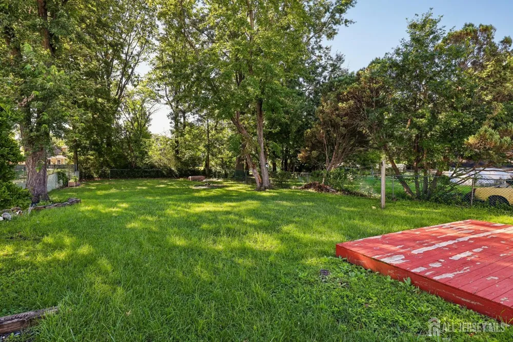 89 Homes Park Avenue Iselin, NJ 08830