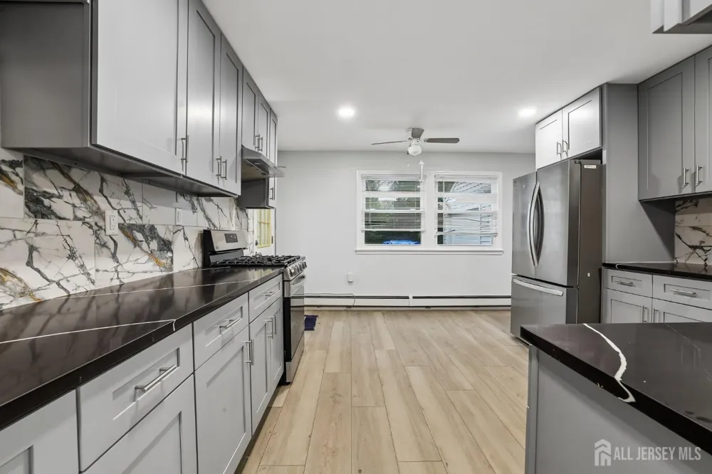 89 Homes Park Avenue Iselin, NJ 08830