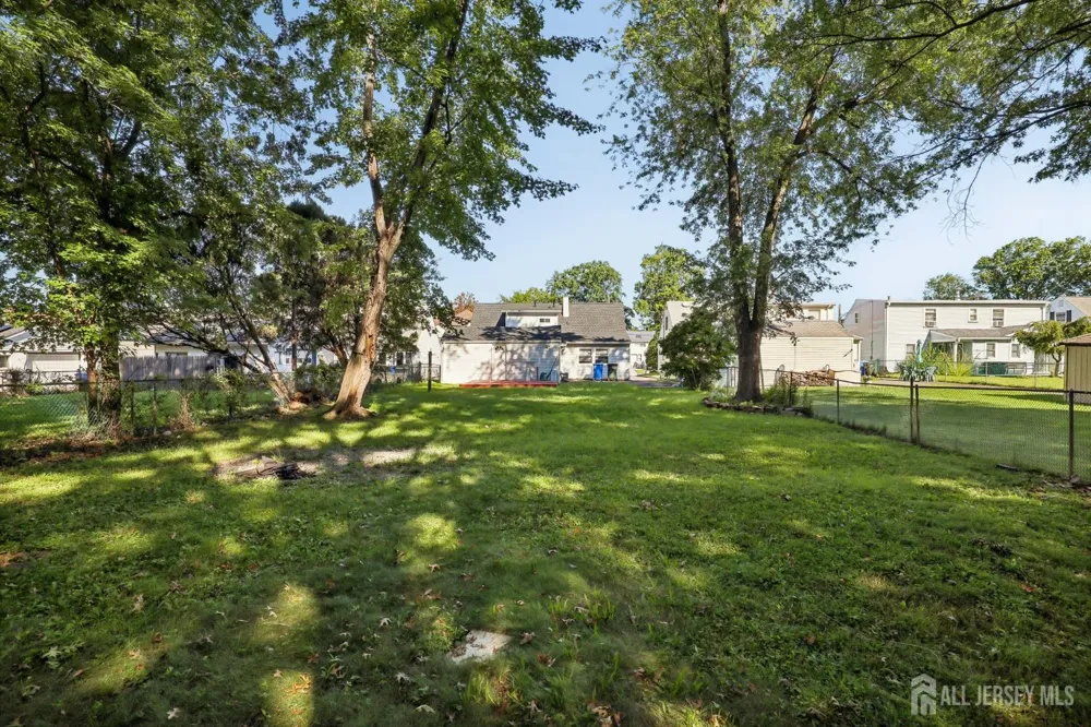 89 Homes Park Avenue Iselin, NJ 08830