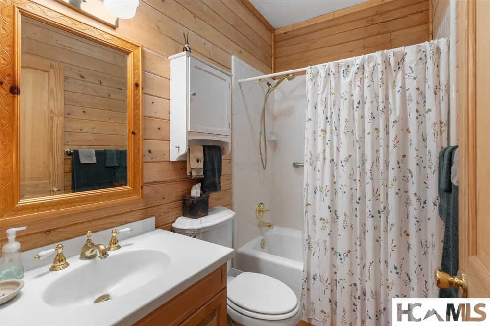 250 Bonanza Drive Cullowhee, NC 28723