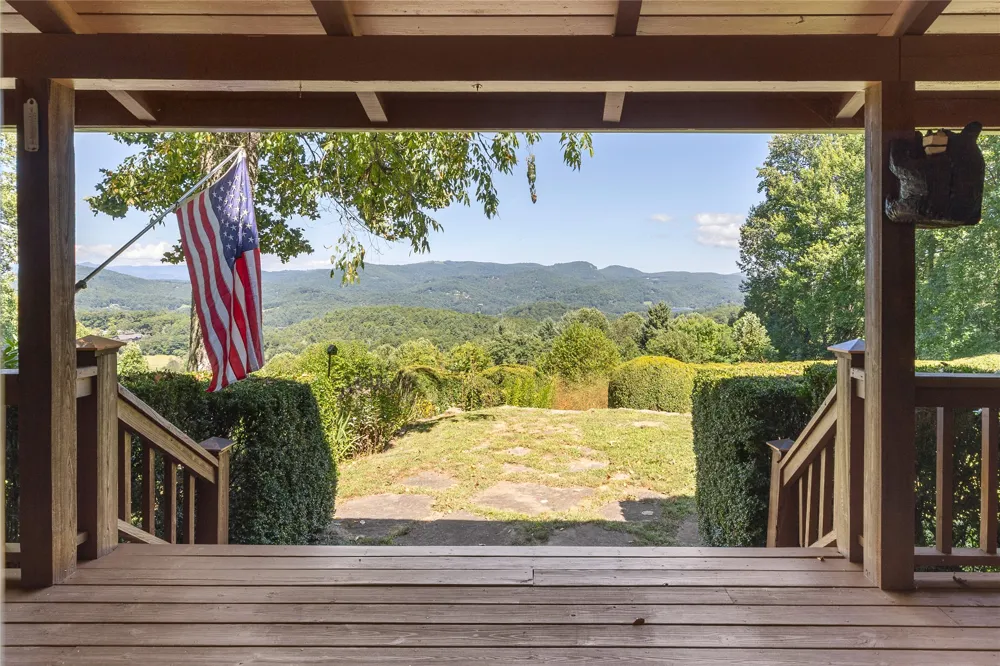 250 Bonanza Drive Cullowhee, NC 28723