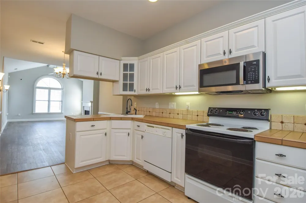8332 Highland Glen Drive Charlotte, NC 28269