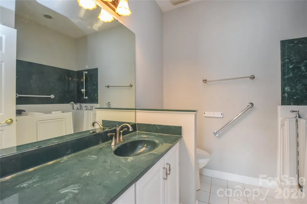 8332 Highland Glen Drive Charlotte, NC 28269