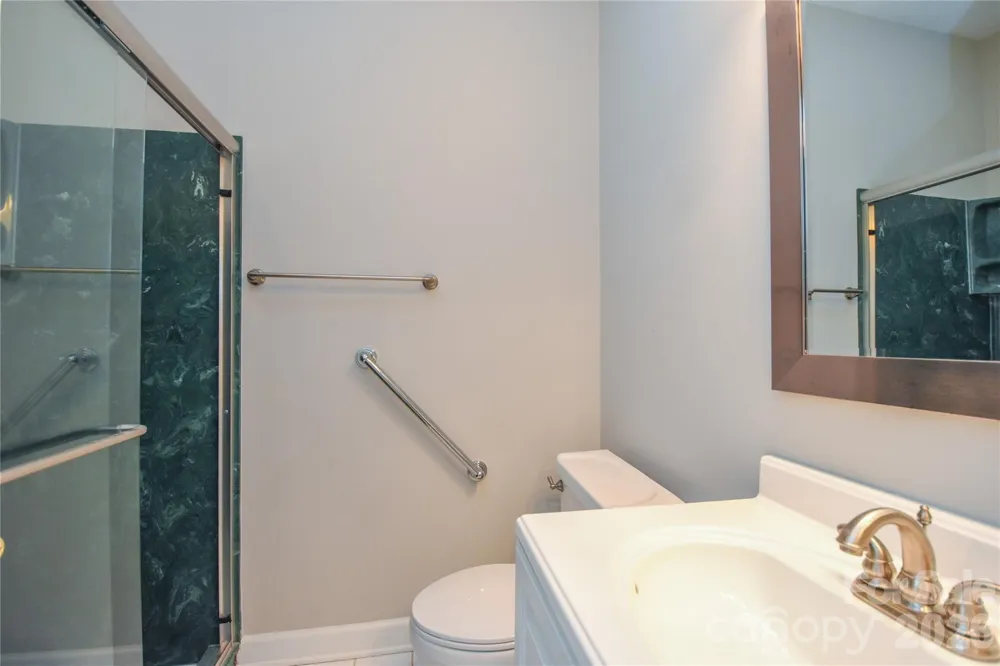 8332 Highland Glen Drive Charlotte, NC 28269