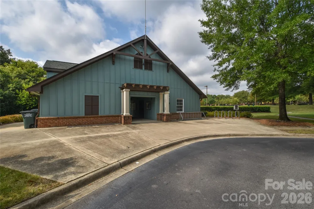 8332 Highland Glen Drive Charlotte, NC 28269