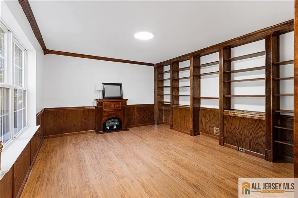 569 Buttonwood Drive Jackson, NJ 08527