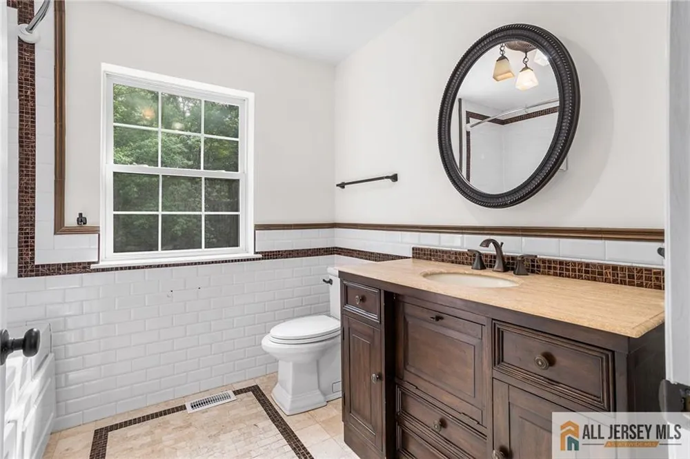 569 Buttonwood Drive Jackson, NJ 08527