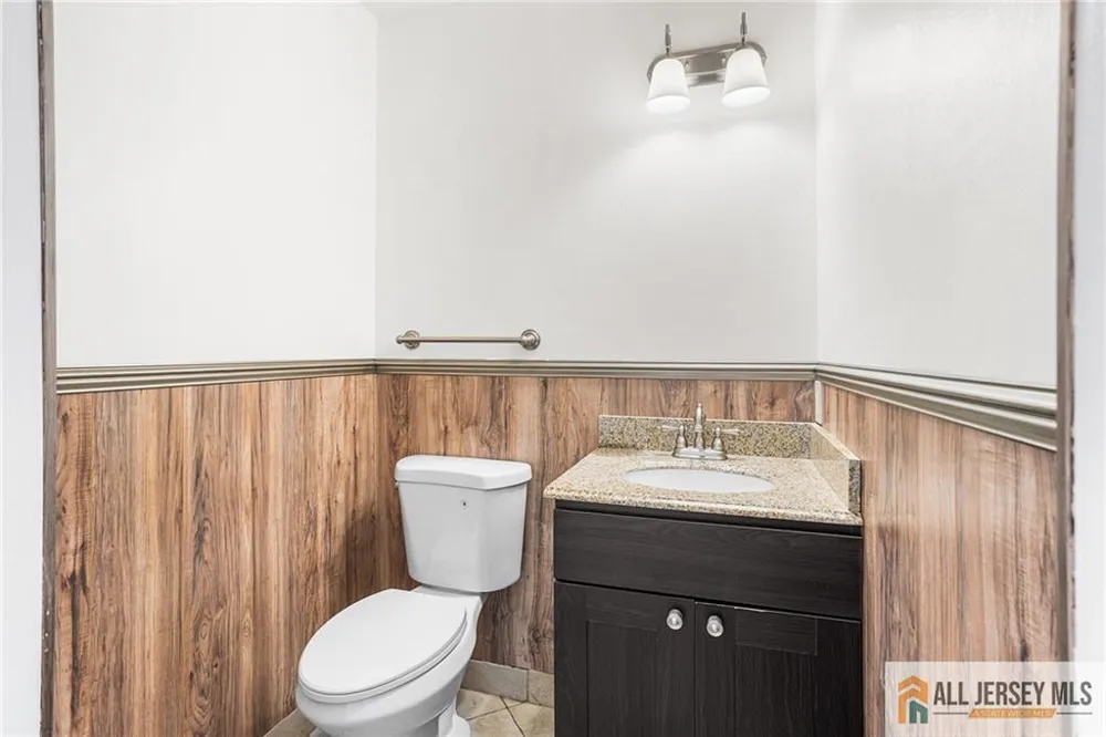 569 Buttonwood Drive Jackson, NJ 08527