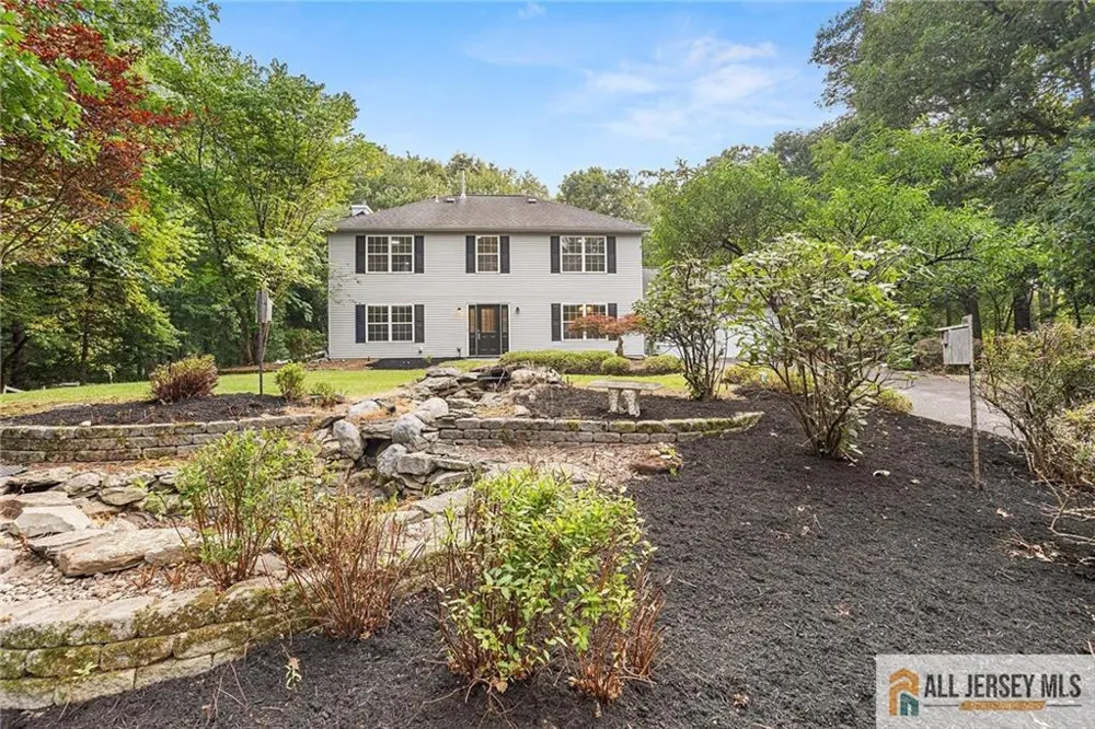 569 Buttonwood Drive Jackson, NJ 08527