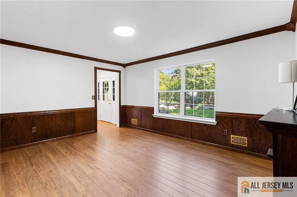 569 Buttonwood Drive Jackson, NJ 08527