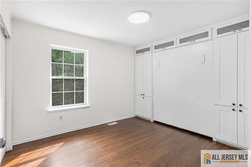 569 Buttonwood Drive Jackson, NJ 08527