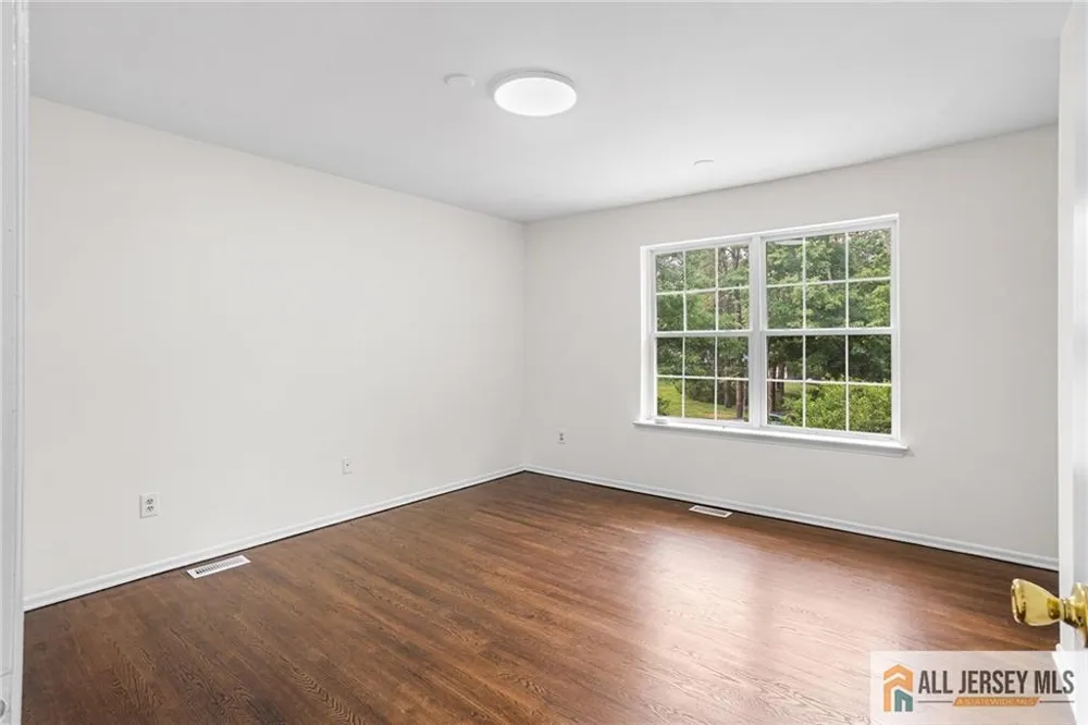 569 Buttonwood Drive Jackson, NJ 08527