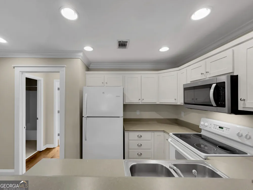 490 Barnett Shoals RD Athens, GA 30605