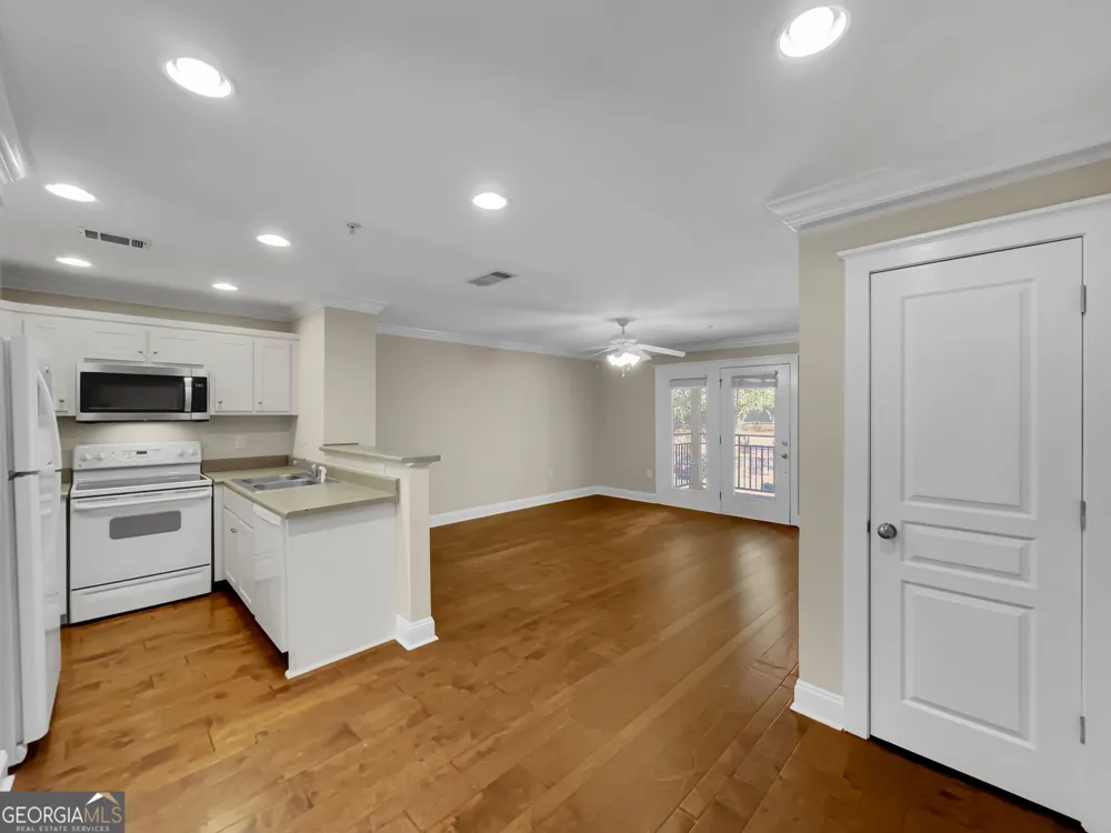 490 Barnett Shoals RD Athens, GA 30605