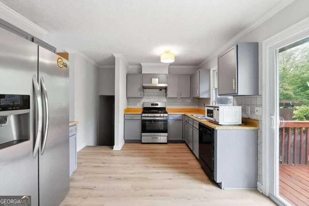 3262 Summer Wood CIR Snellville, GA 30039