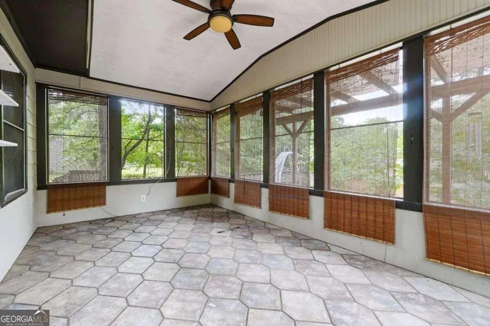 3262 Summer Wood CIR Snellville, GA 30039