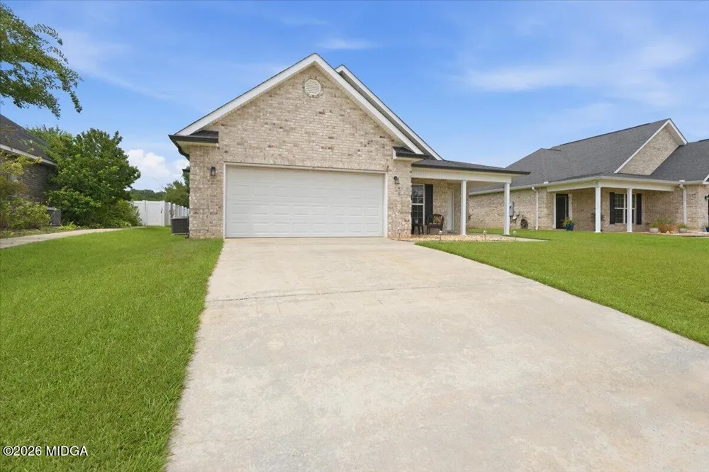 305 Lamplight Drive Byron, GA 31008