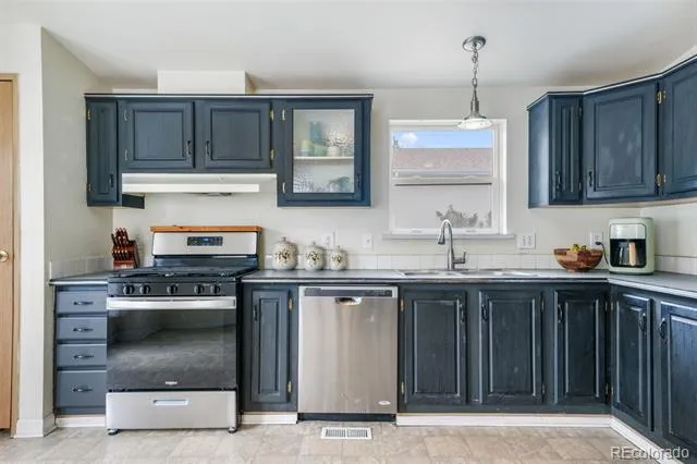 2550 Wheaton Drive Colorado Springs, CO 80904