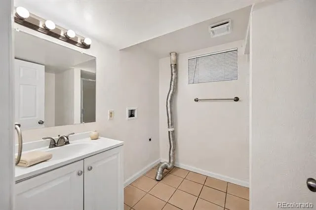 1902 S Truckee Street Aurora, CO 80013
