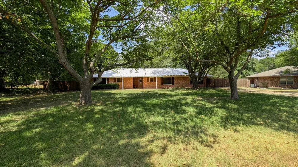 4270 Sir Lancelot Circle Midlothian, TX 76065