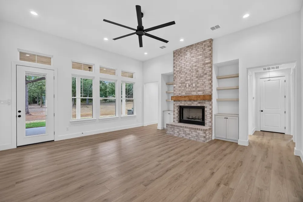 2805 Private #73107 Burleson, TX 76028