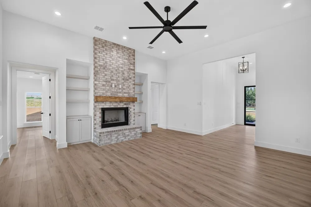 2805 Private #73107 Burleson, TX 76028