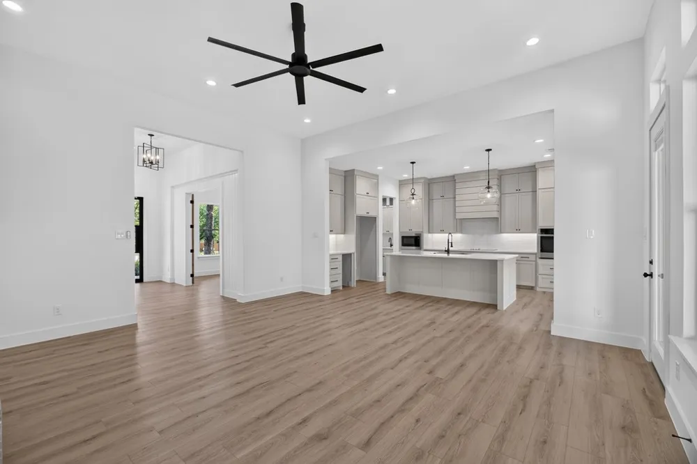 2805 Private #73107 Burleson, TX 76028