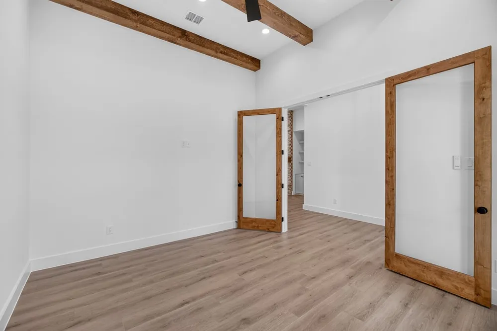 2805 Private #73107 Burleson, TX 76028