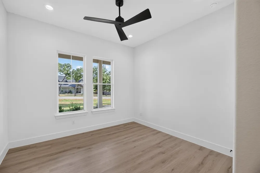 2805 Private #73107 Burleson, TX 76028