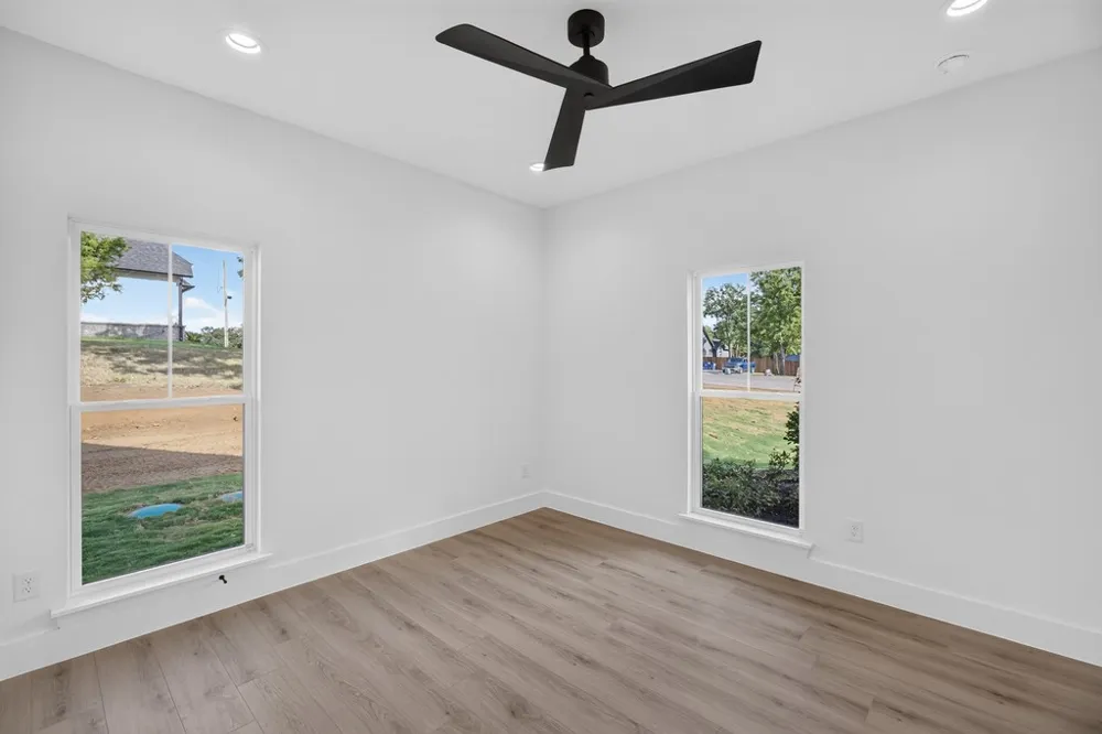 2805 Private #73107 Burleson, TX 76028