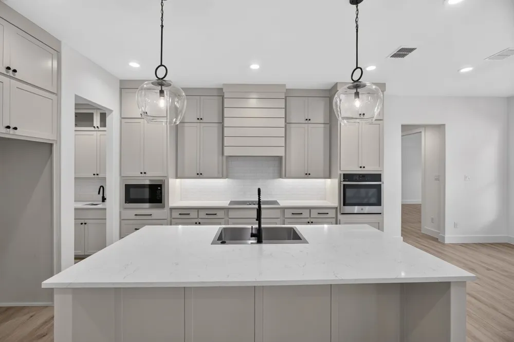 2805 Private #73107 Burleson, TX 76028