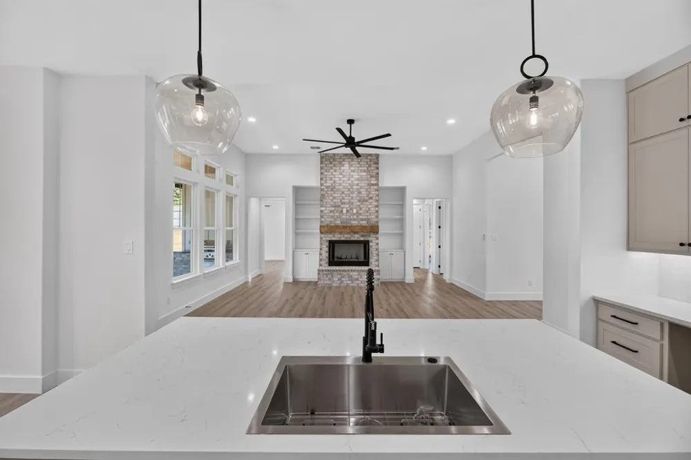 2805 Private #73107 Burleson, TX 76028