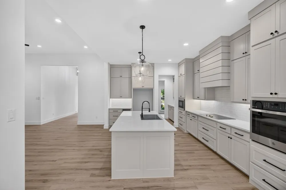 2805 Private #73107 Burleson, TX 76028