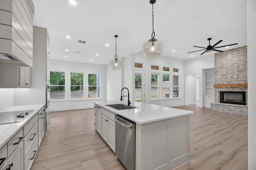 2805 Private #73107 Burleson, TX 76028