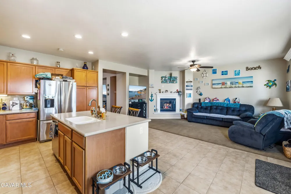 44853 Normandy Lane Lancaster, CA 93536