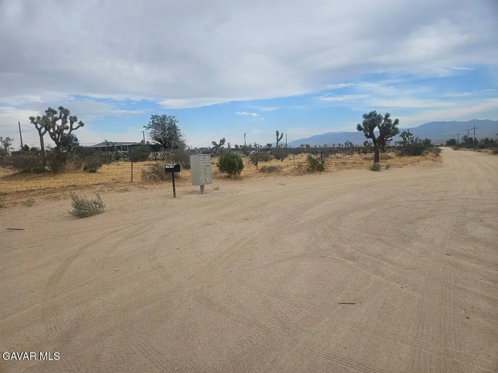 205 E Avenue K4 ## Vic Lancaster, CA 93535