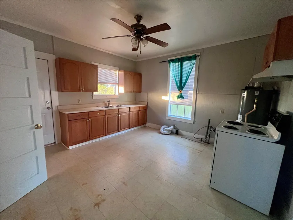 621 Harrison Wharton, TX 77488
