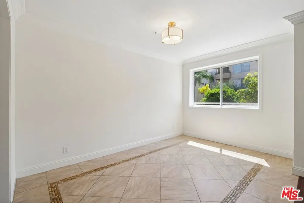 1508 Greenfield Avenue #101 Los Angeles, CA 90025